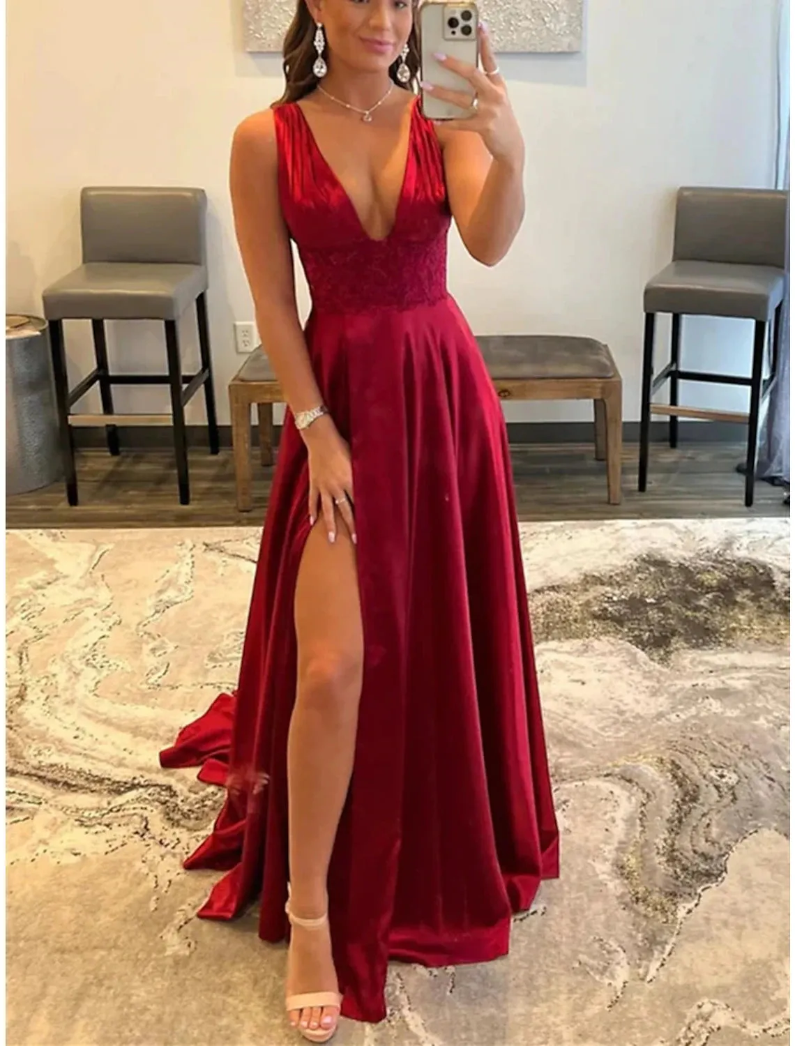 Luolandi A-Line Prom Dresses Empire Dress Formal Court Train Sleeveless Scoop Neck Lace Backless