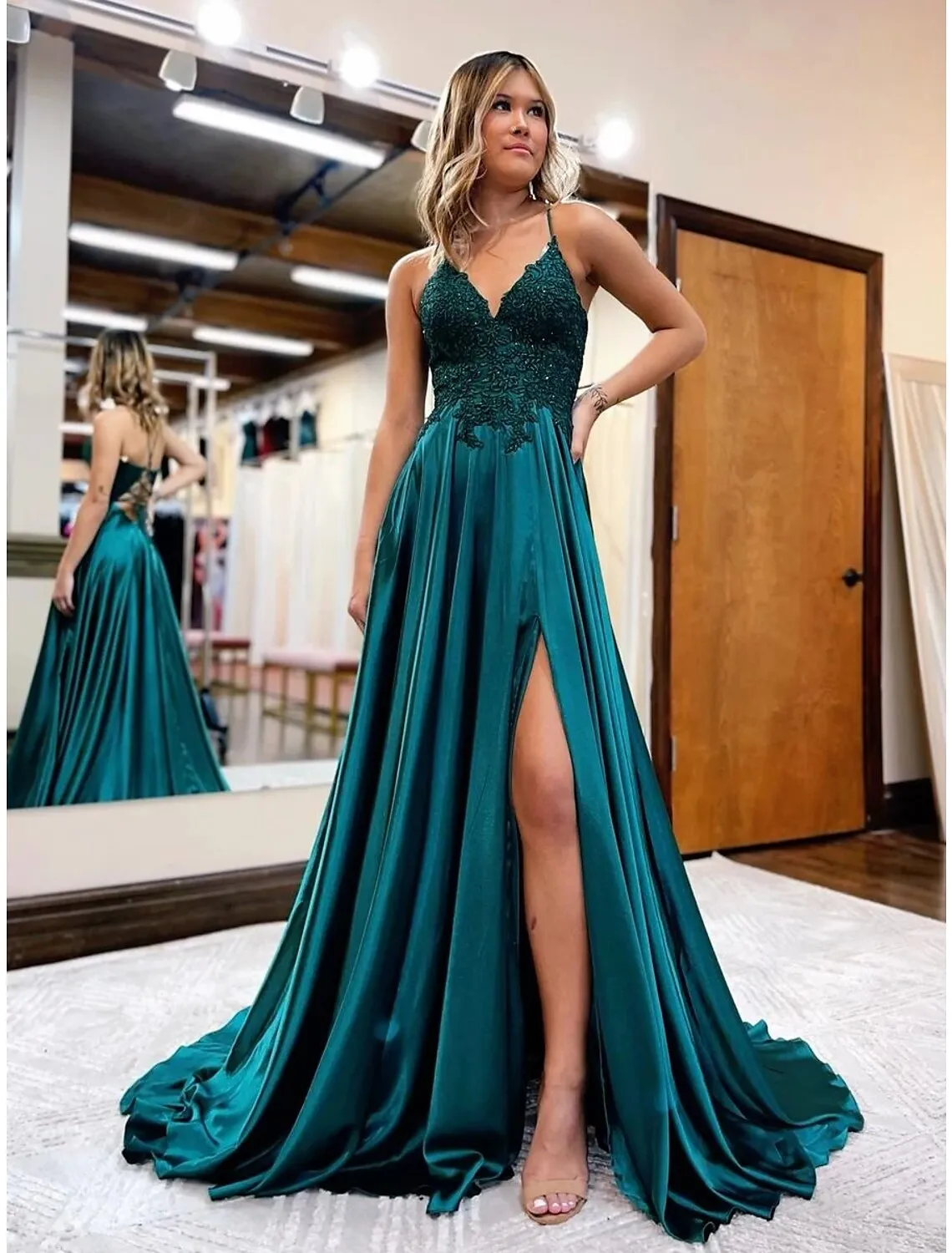 Luolandi A-Line Prom Dresses Empire Dress Formal Wedding Guest Court Train Sleeveless V Neck Satin Backless with Beading
