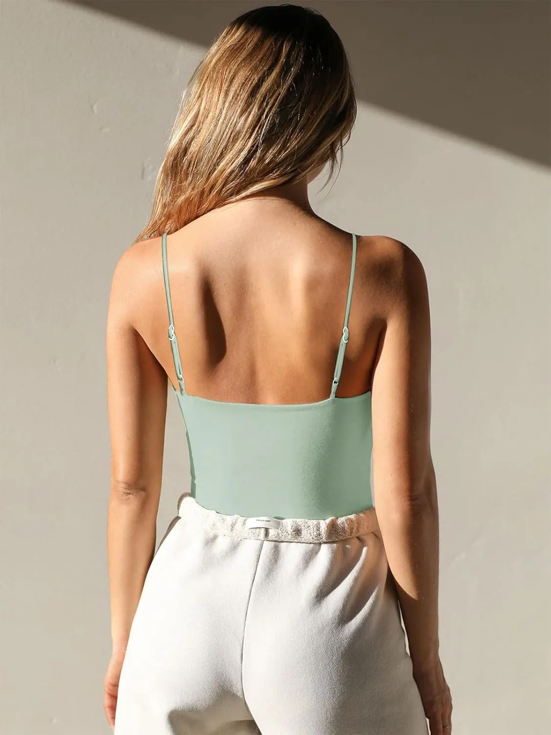 VNIRA Womens Sweetheart Neckline Adjustable Spaghetti Strap Tight Tank Tops Casual Workout Basic Camisole Tops